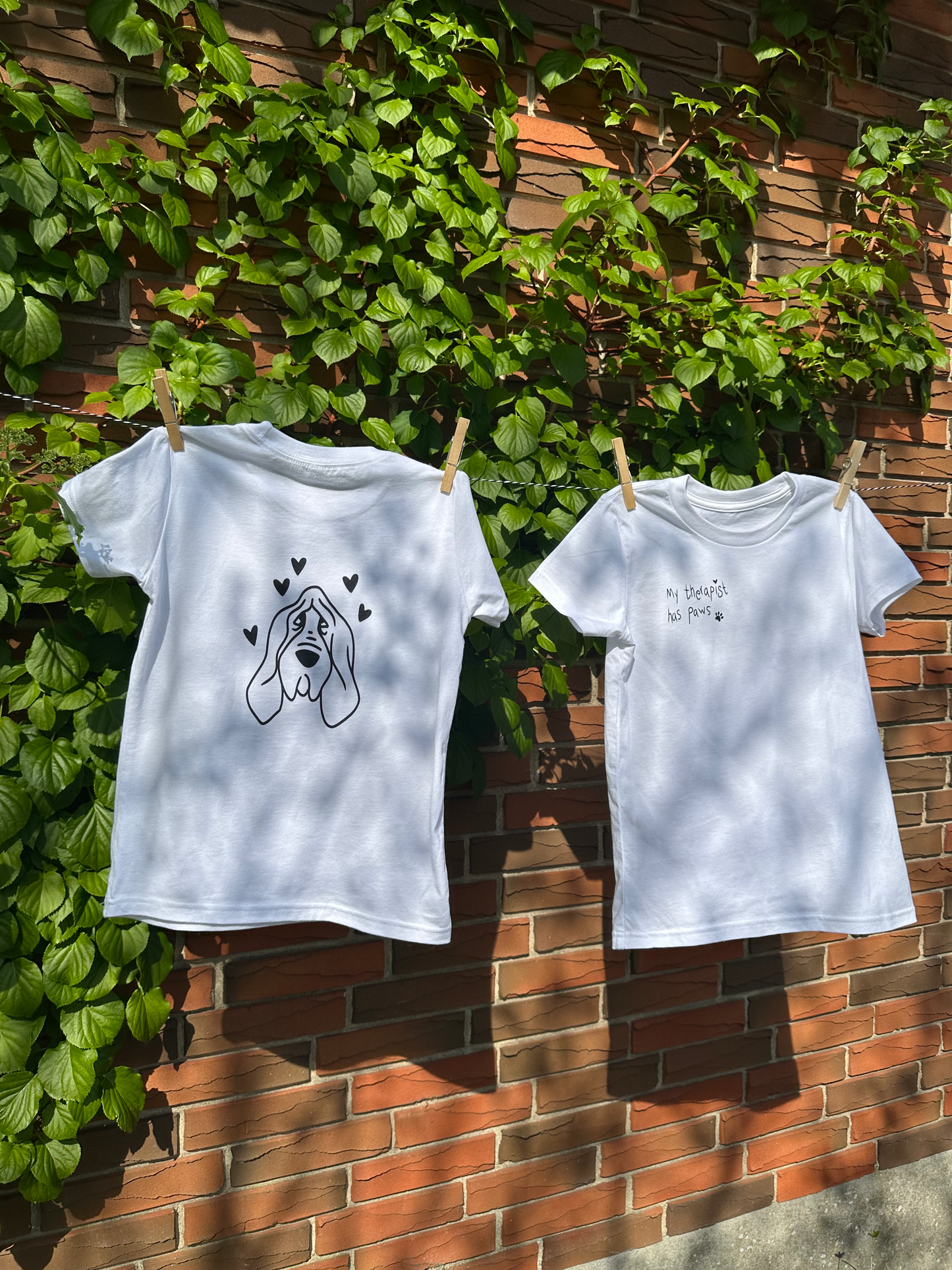 My Therapist Has Paws - Basset Hound - T-shirt