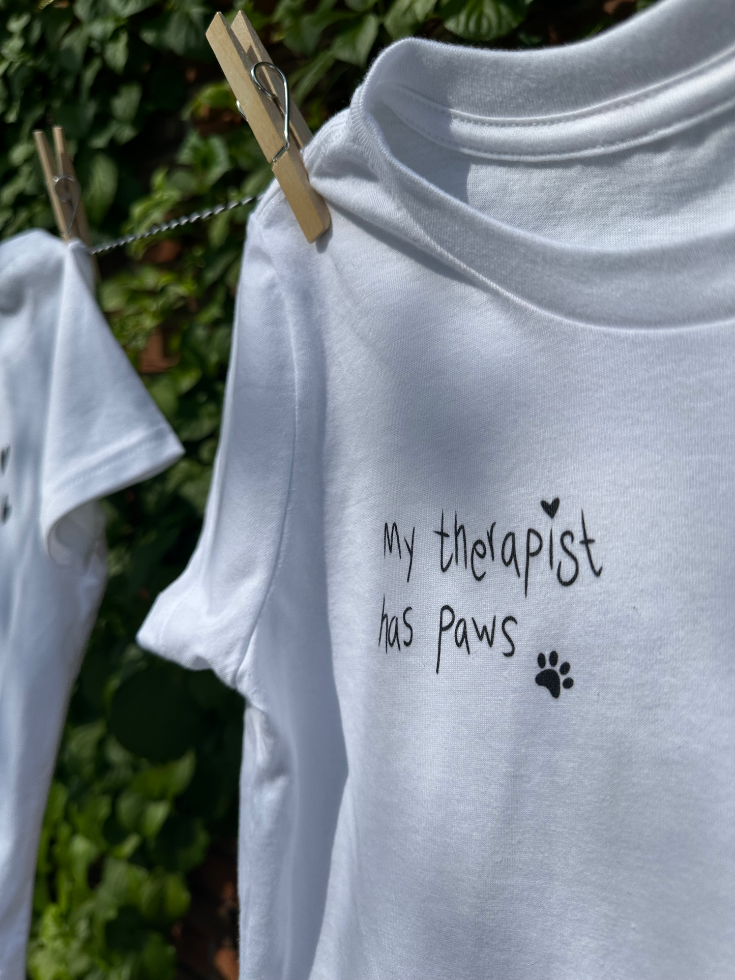 My Therapist Has Paws - Basset Hound - T-shirt
